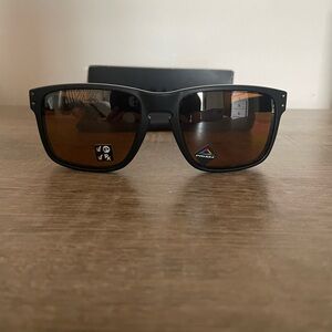 Oakley Holbrook Matte Black, Prizm Tungsten Polarized lens. NEW IN BOX!